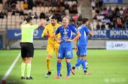 包含索肖主场平局，积分榜位置不变的词条