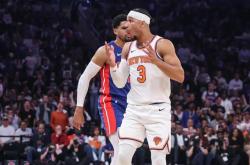 纽约尼克斯队新秀表现抢眼，帮助球队取得本赛季首场胜利的简单介绍