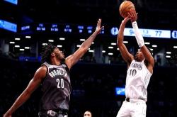 篮网险胜独行侠，主场势均力敌