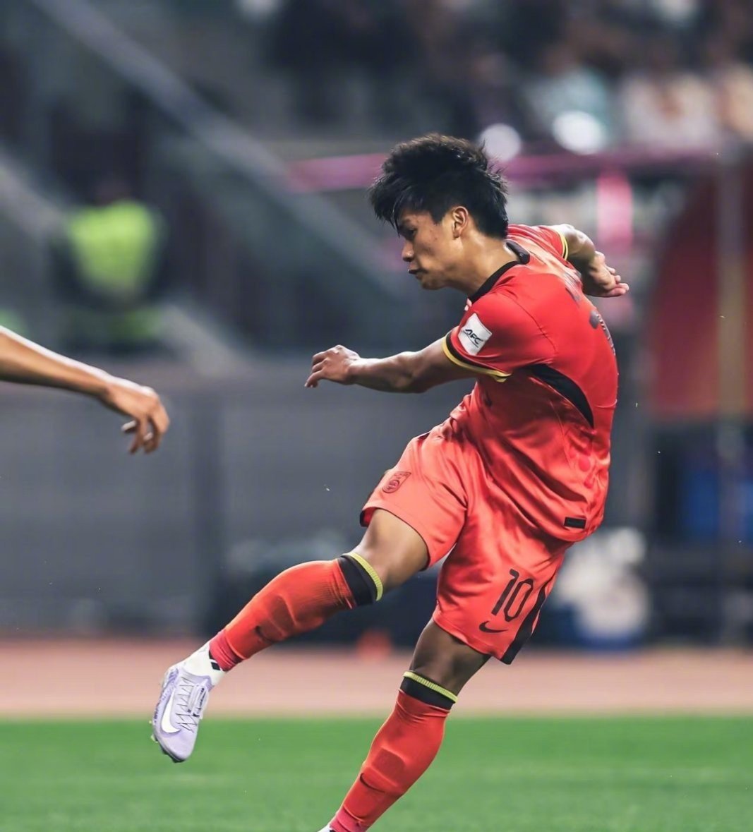 中超赛场上球员们表现优异，实力惊人的简单介绍