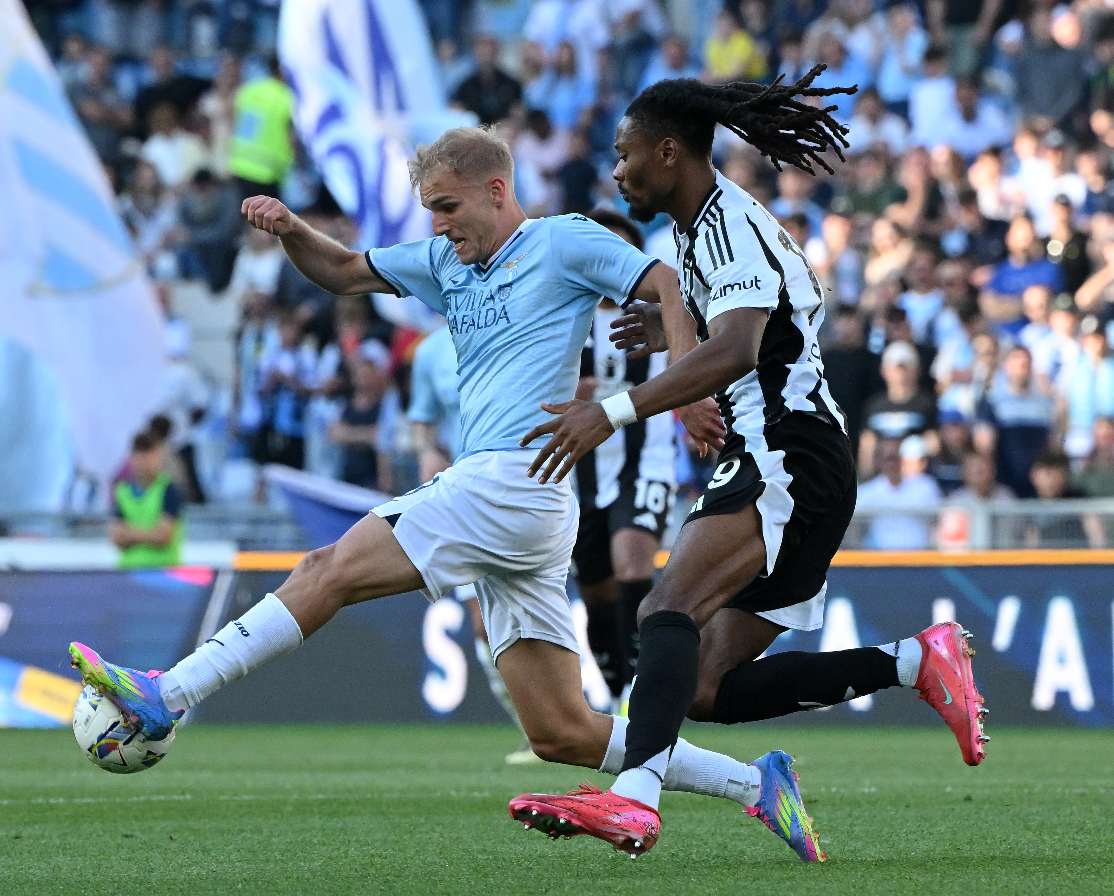 包含尤文图斯中场因伤将缺席多场比赛的词条