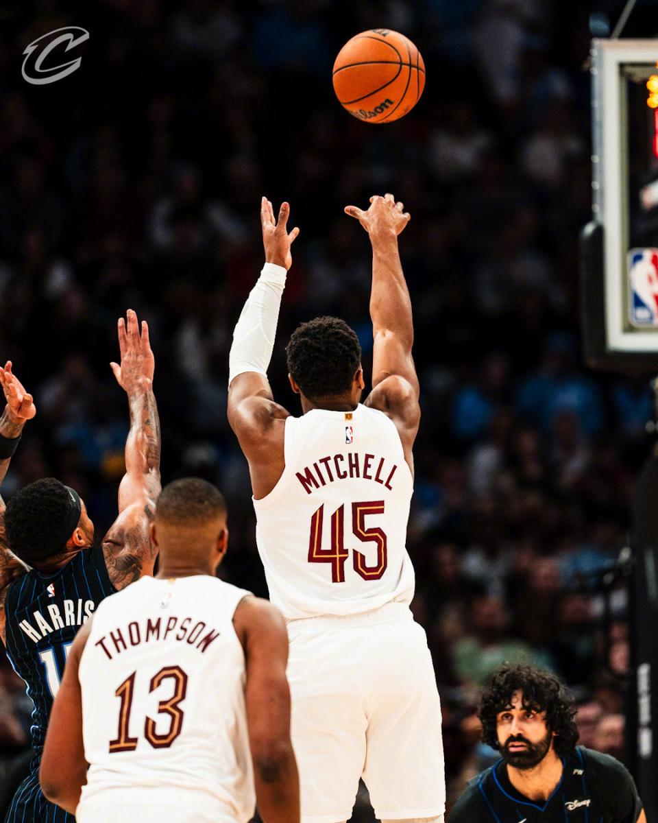 快船势如破竹,主场赢球欢呼的简单介绍 快船势如破竹,主场赢球欢呼的简单介绍