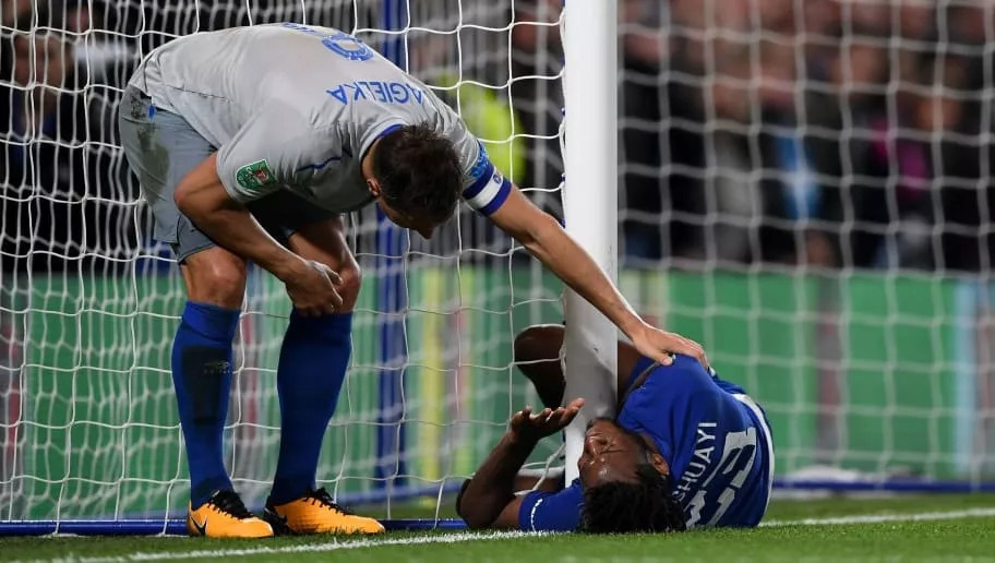 门柱救主!主队球门险些被客队扳平 门柱救主!主队球门险些被客队扳平