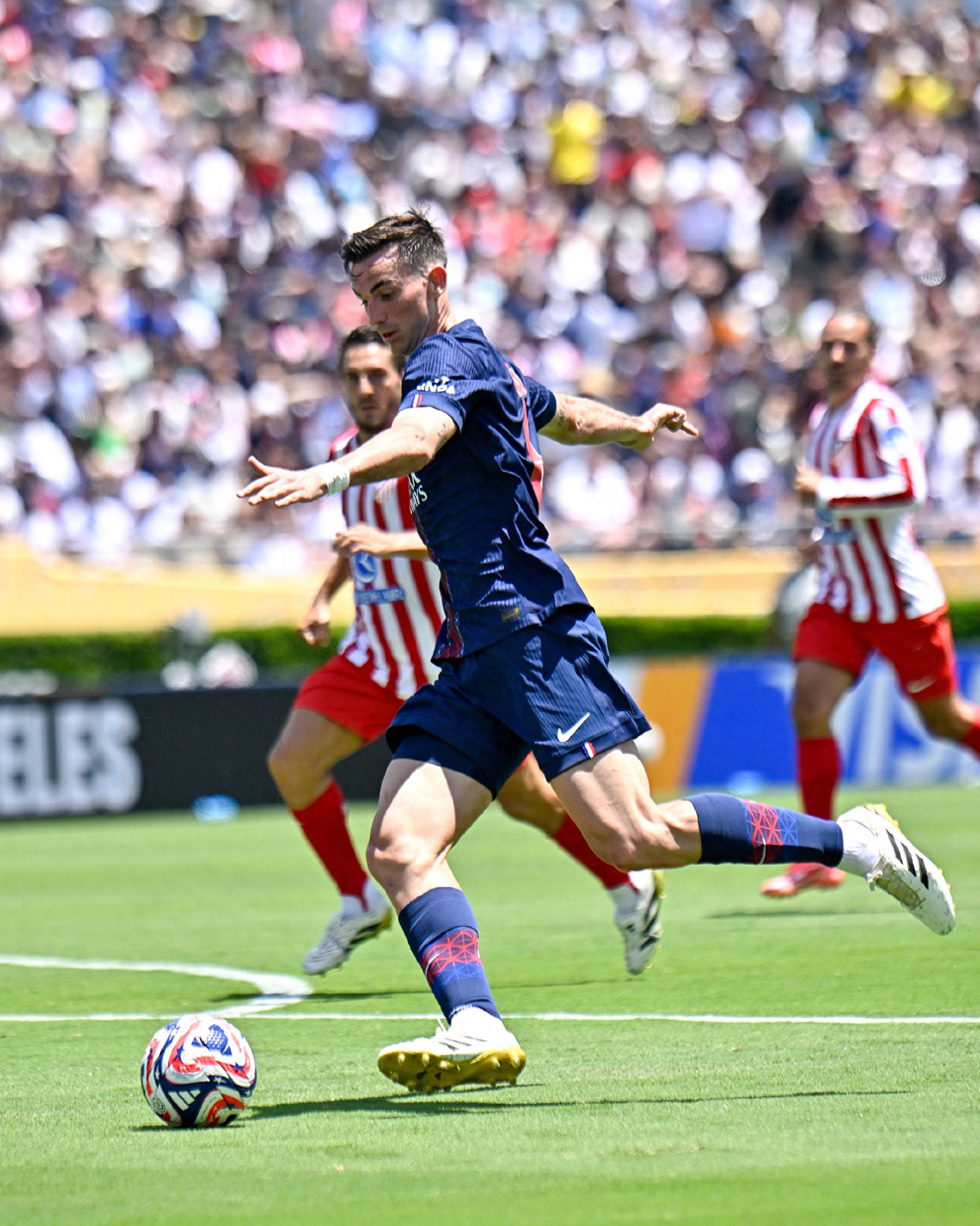 巴黎圣日耳曼与马德里竞技争夺胜利 巴黎圣日耳曼与马德里竞技争夺胜利