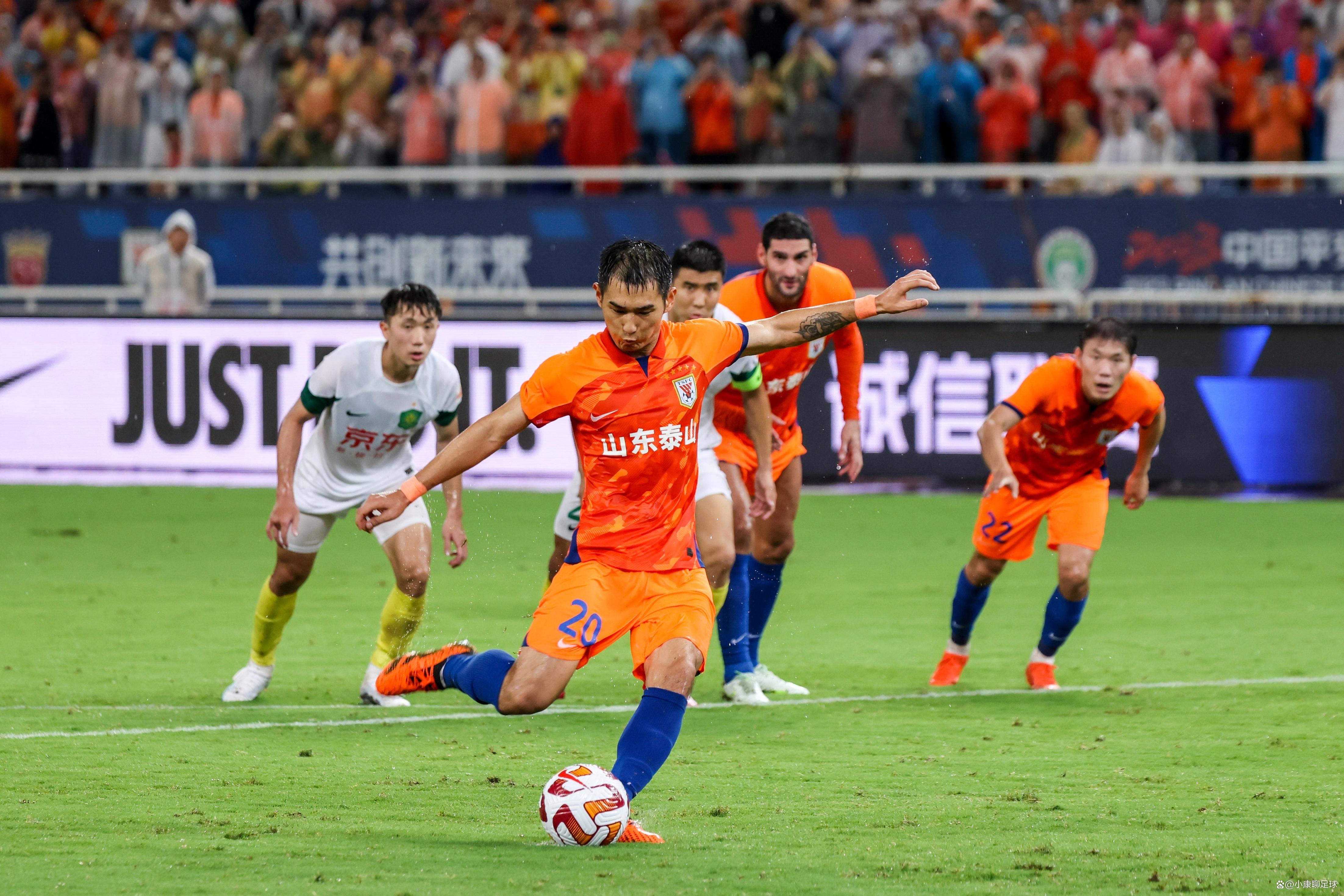 临时替补球员表现出色受到瞩目 临时替补球员表现出色受到瞩目