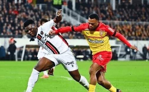 包含马赛主场不敌里斯本竞技，遭受惨败的词条